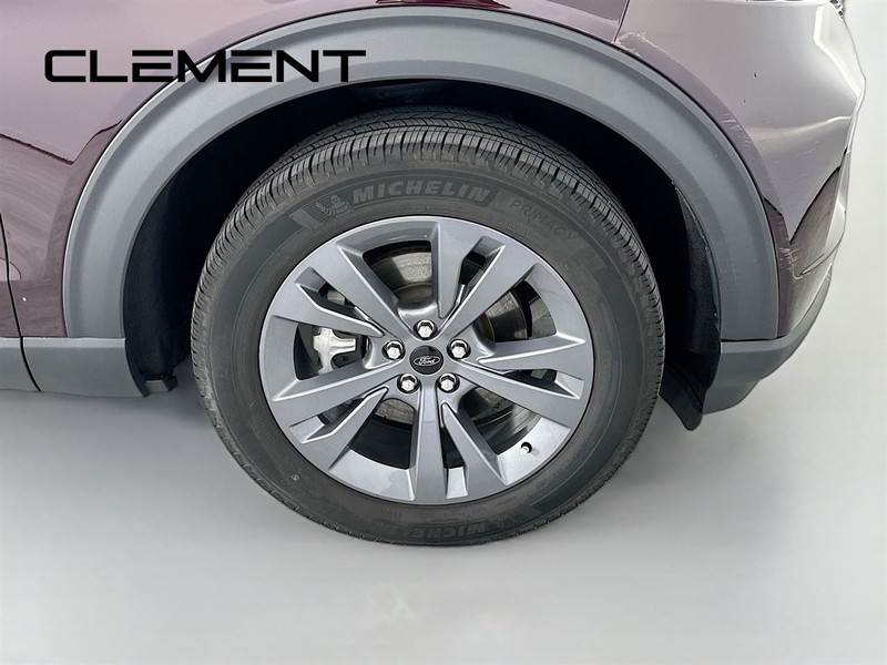 Ford Explorer Vehicle Image 38