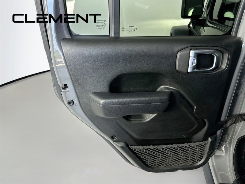 Jeep Wrangler 4xe Vehicle Full-screen Gallery Image 29