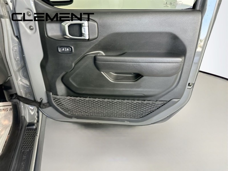 Jeep Wrangler 4xe Vehicle Full-screen Gallery Image 33