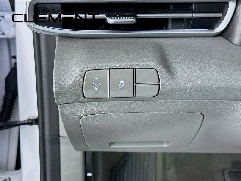 Hyundai Elantra Vehicle Full-screen Gallery Image 14