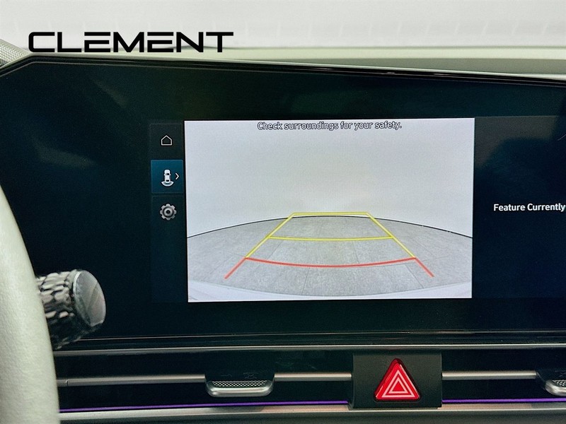 Hyundai Elantra Vehicle Full-screen Gallery Image 20