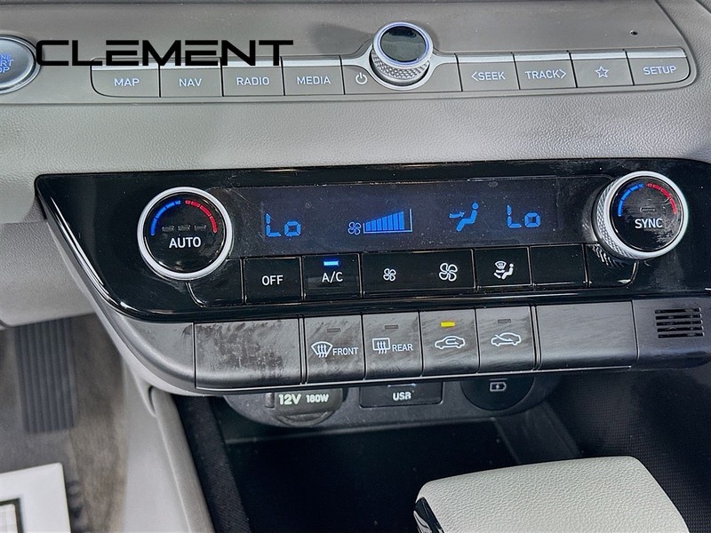 Hyundai Elantra Vehicle Full-screen Gallery Image 22