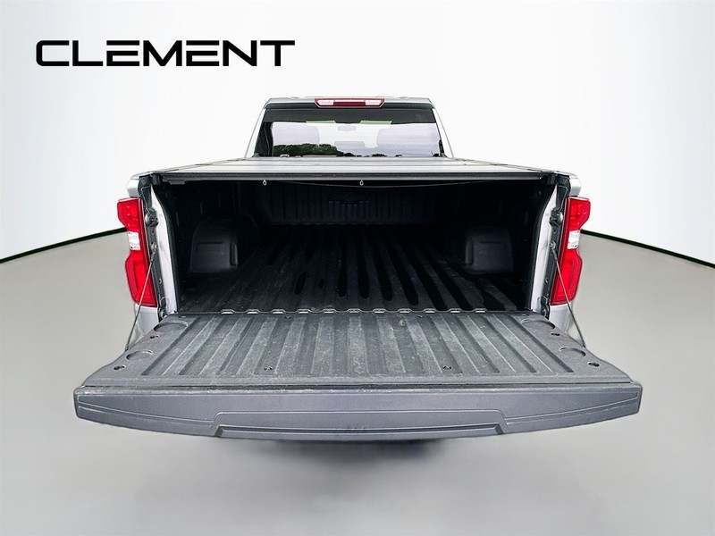 Chevrolet Silverado 1500 Vehicle Full-screen Gallery Image 11