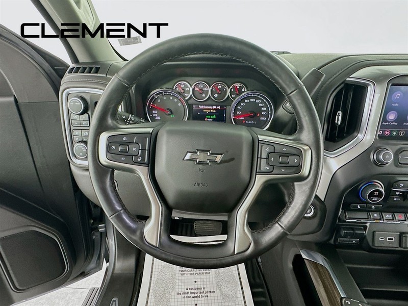 Chevrolet Silverado 1500 Vehicle Full-screen Gallery Image 15