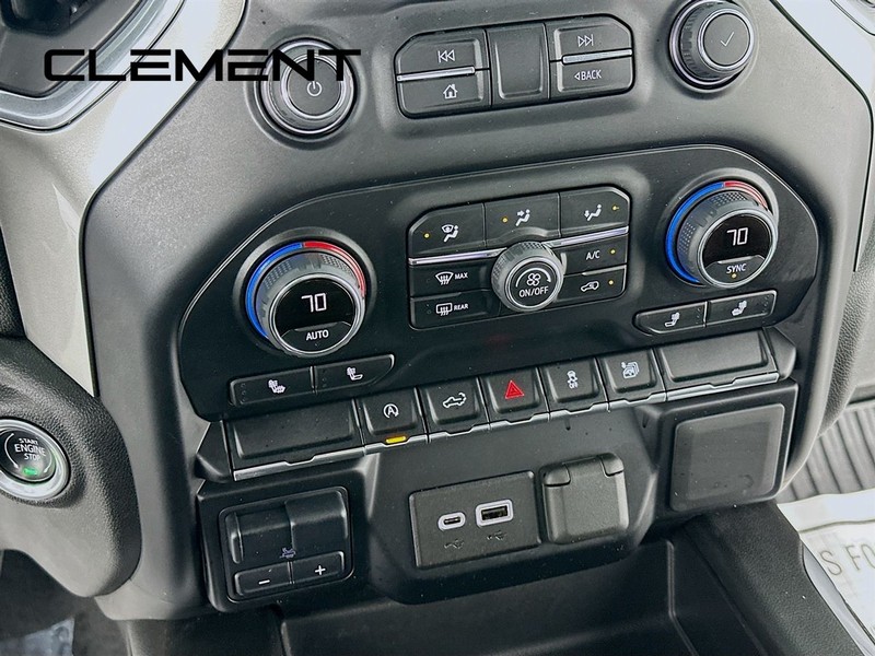 Chevrolet Silverado 1500 Vehicle Full-screen Gallery Image 22