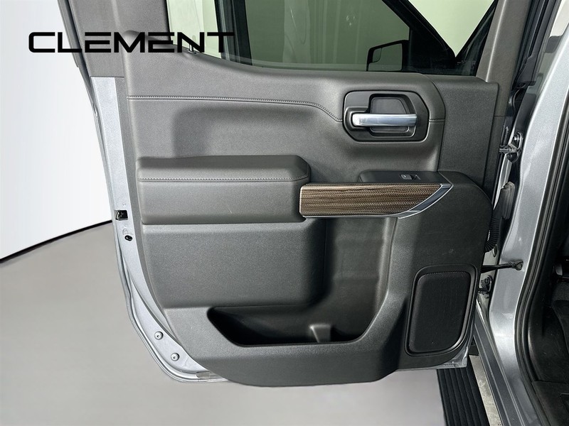 Chevrolet Silverado 1500 Vehicle Full-screen Gallery Image 30