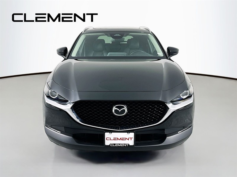 Mazda CX-30 Vehicle Full-screen Gallery Image 3