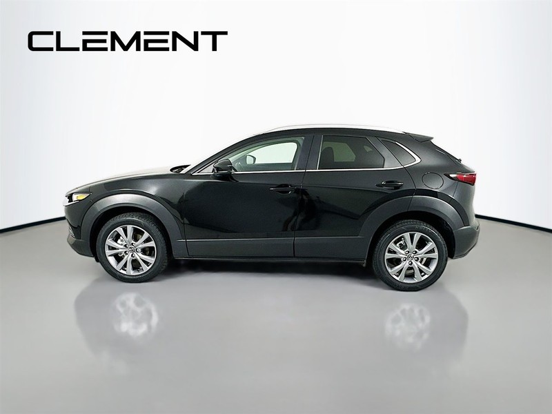 Mazda CX-30 Vehicle Full-screen Gallery Image 6
