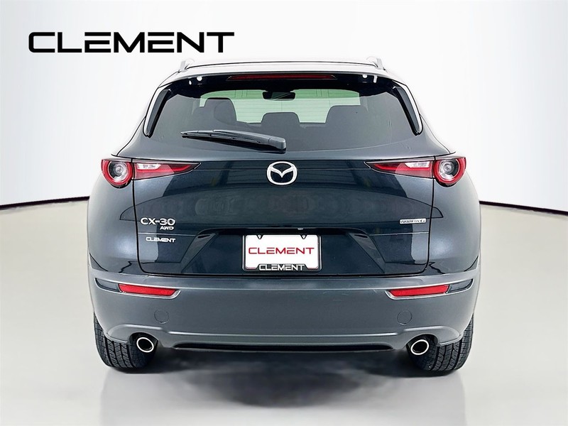 Mazda CX-30 Vehicle Full-screen Gallery Image 8