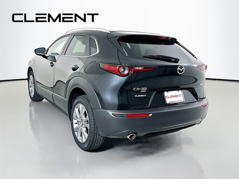 Mazda CX-30 Vehicle Full-screen Gallery Image 10