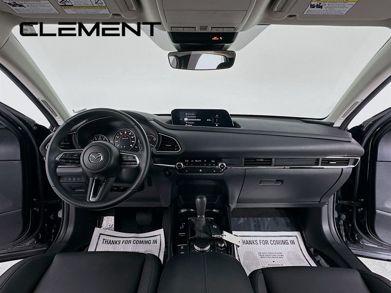 Mazda CX-30 Vehicle Full-screen Gallery Image 12