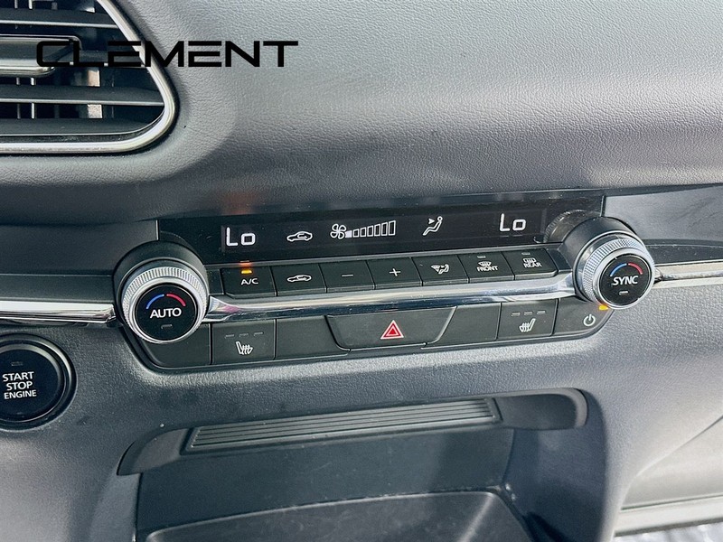 Mazda CX-30 Vehicle Full-screen Gallery Image 22