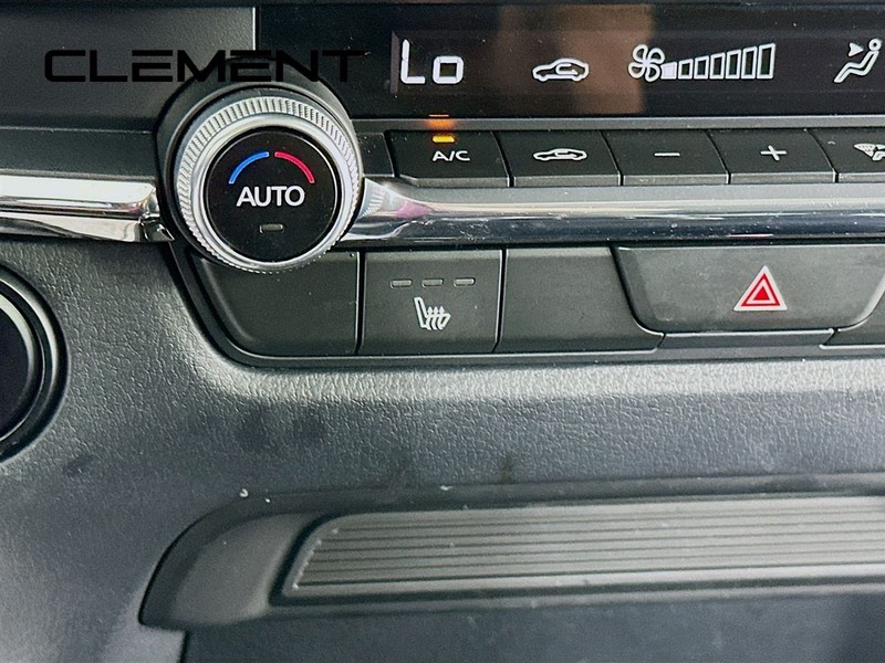 Mazda CX-30 Vehicle Full-screen Gallery Image 23