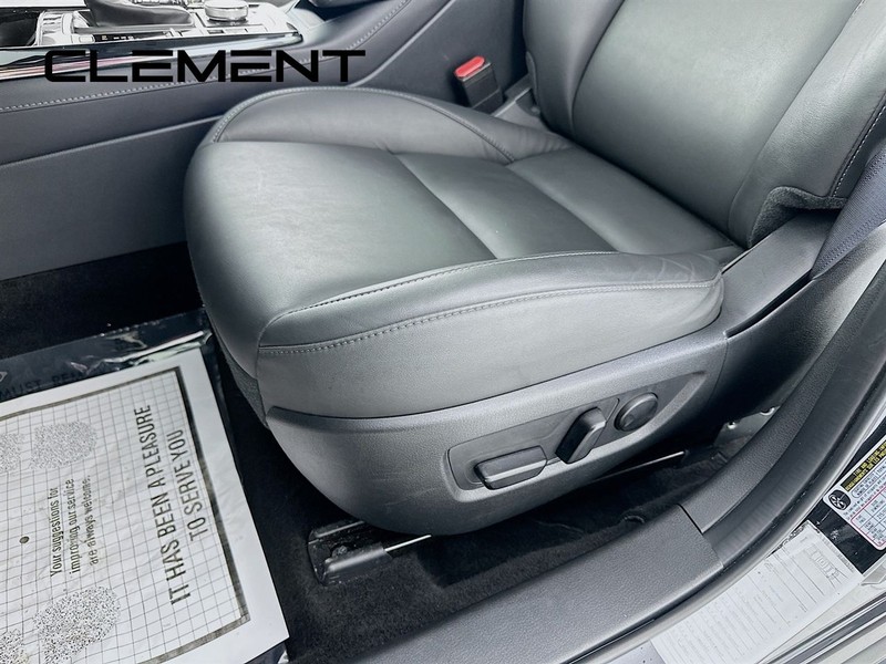 Mazda CX-30 Vehicle Full-screen Gallery Image 29