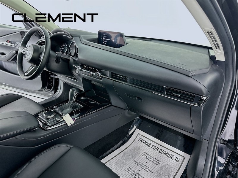 Mazda CX-30 Vehicle Full-screen Gallery Image 34