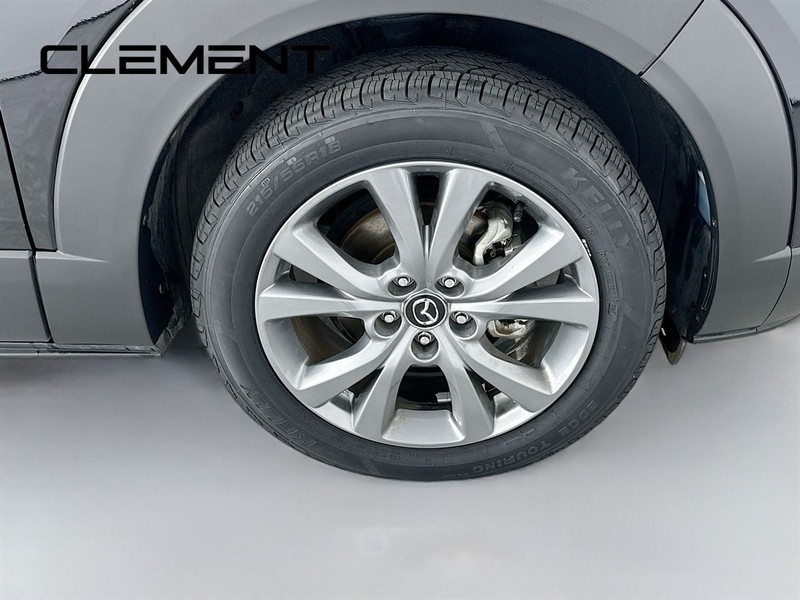 Mazda CX-30 Vehicle Full-screen Gallery Image 36