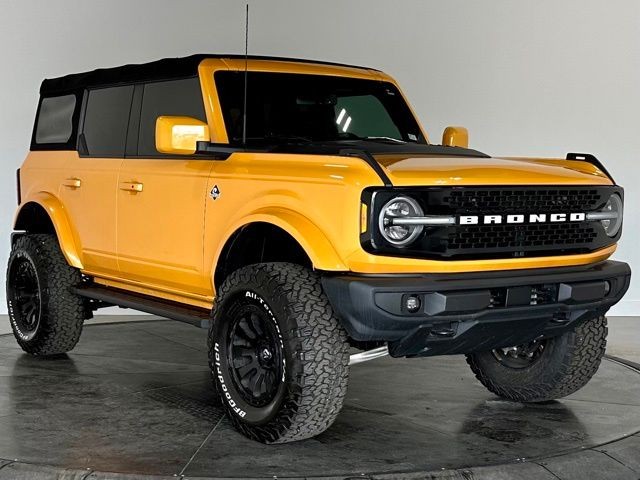 Ford Bronco Vehicle Full-screen Gallery Image 5