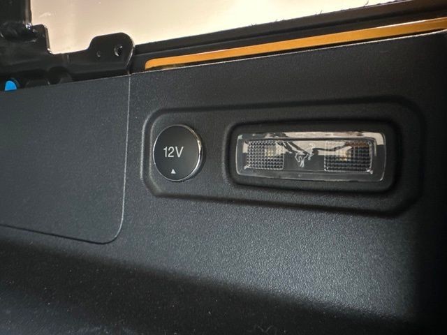 Ford Bronco Vehicle Full-screen Gallery Image 28