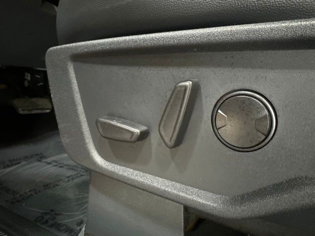 Ford Bronco Vehicle Full-screen Gallery Image 31