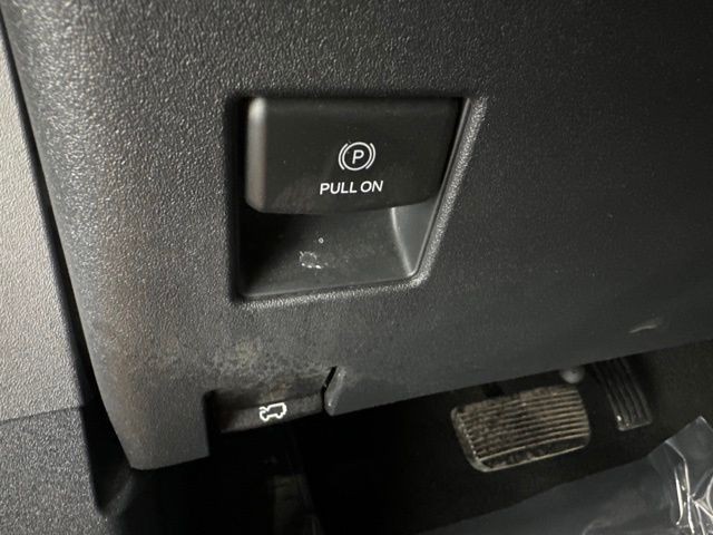 Ford Bronco Vehicle Full-screen Gallery Image 33