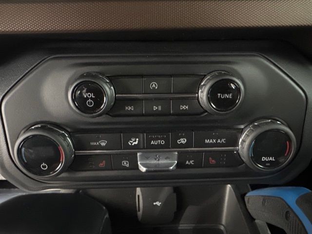 Ford Bronco Vehicle Full-screen Gallery Image 37