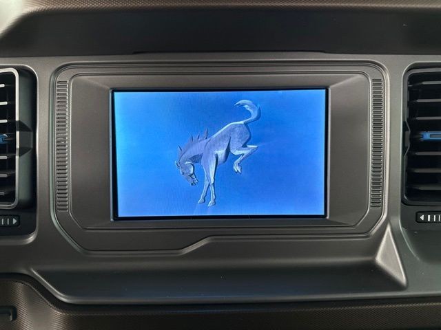 Ford Bronco Vehicle Full-screen Gallery Image 39