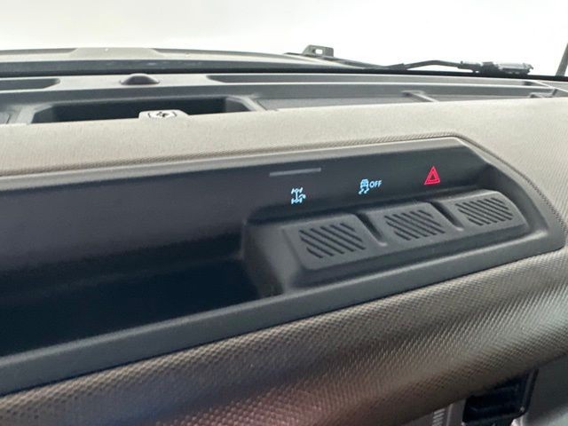 Ford Bronco Vehicle Full-screen Gallery Image 40