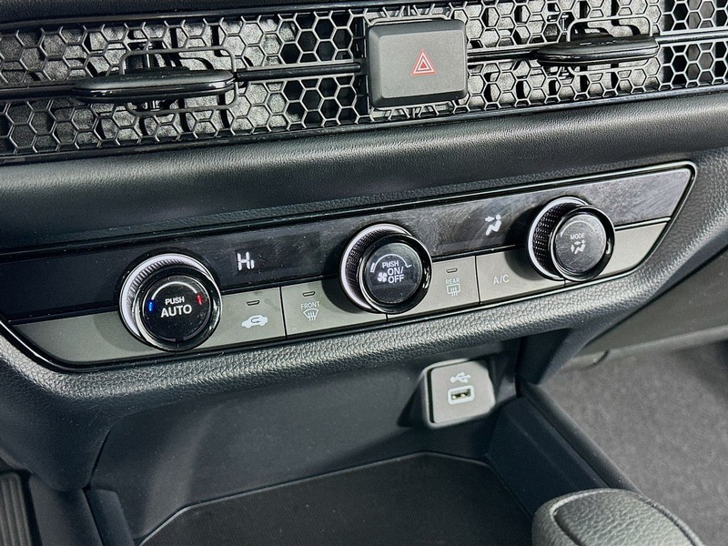 Honda HR-V Vehicle Full-screen Gallery Image 17