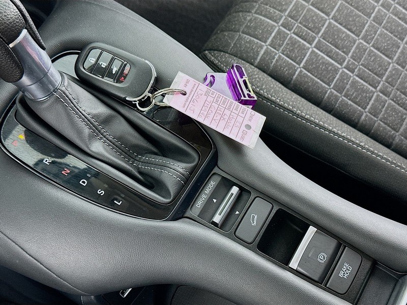 Honda HR-V Vehicle Full-screen Gallery Image 18