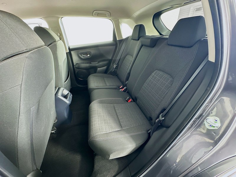 Honda HR-V Vehicle Full-screen Gallery Image 24