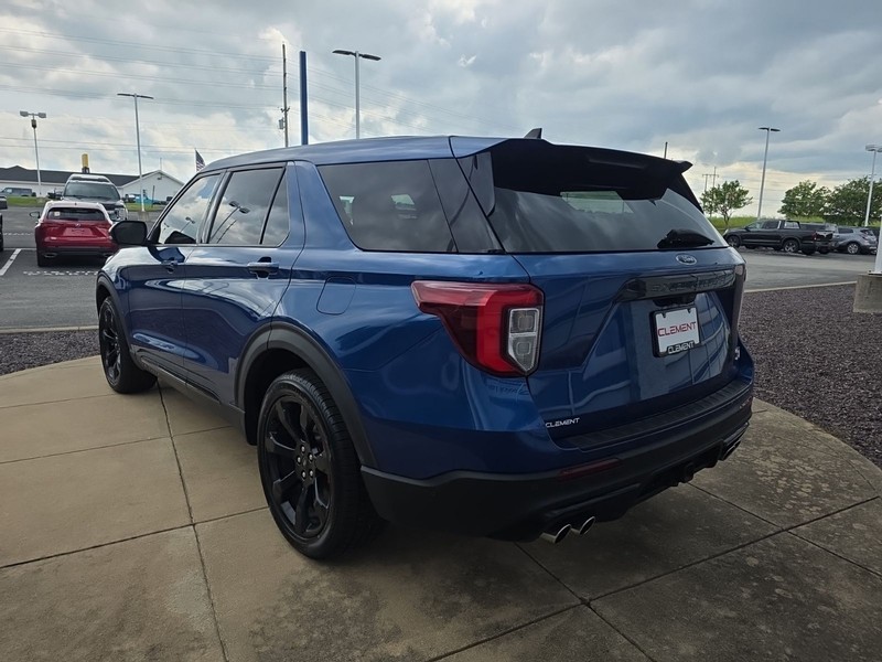 Ford Explorer Vehicle Image 05
