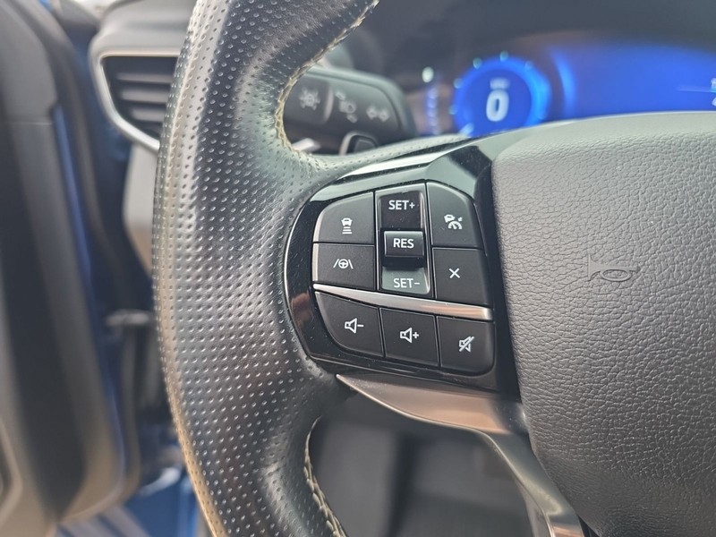Ford Explorer Vehicle Image 11