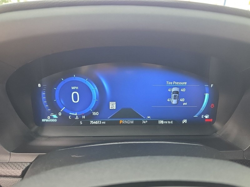 Ford Explorer Vehicle Image 13