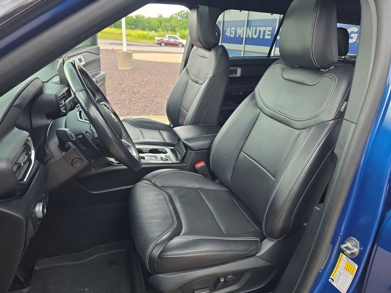 Ford Explorer Vehicle Image 22