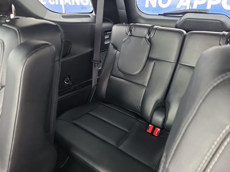 Ford Explorer Vehicle Image 25