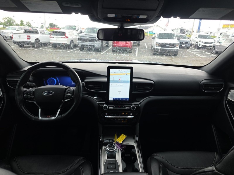 Ford Explorer Vehicle Image 26