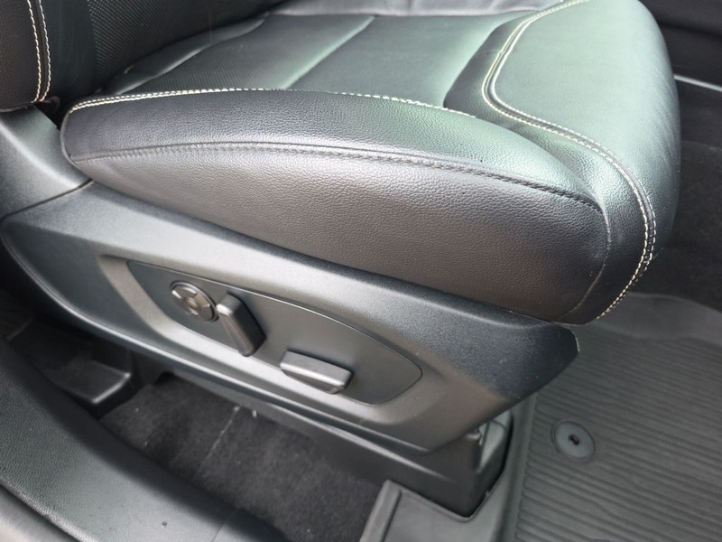 Ford Explorer Vehicle Image 28