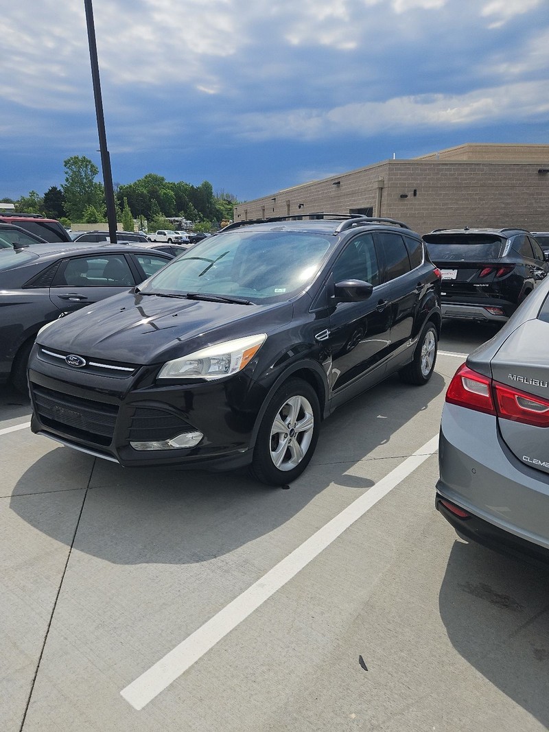 Ford Escape Vehicle Image 02