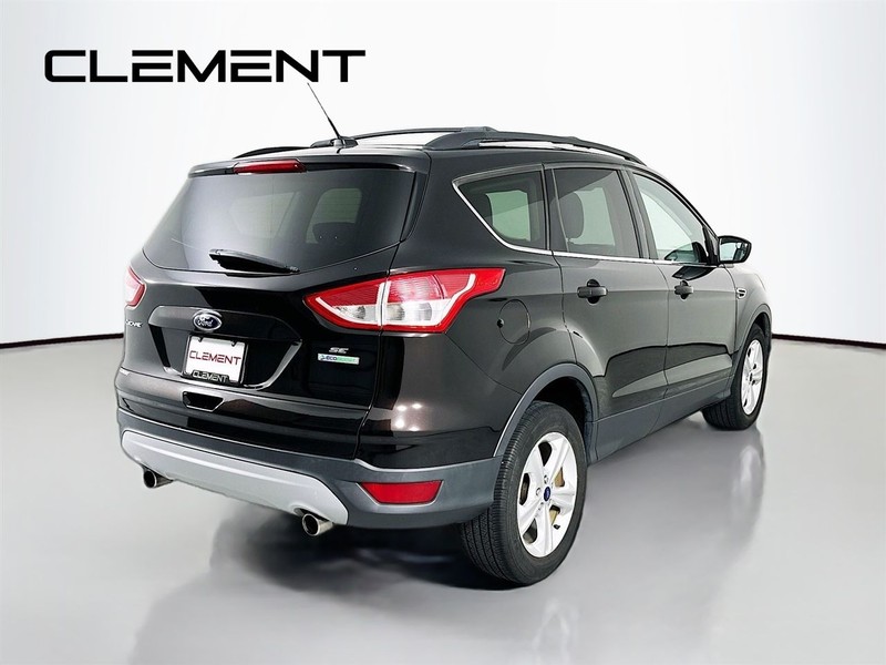 Ford Escape Vehicle Full-screen Gallery Image 7