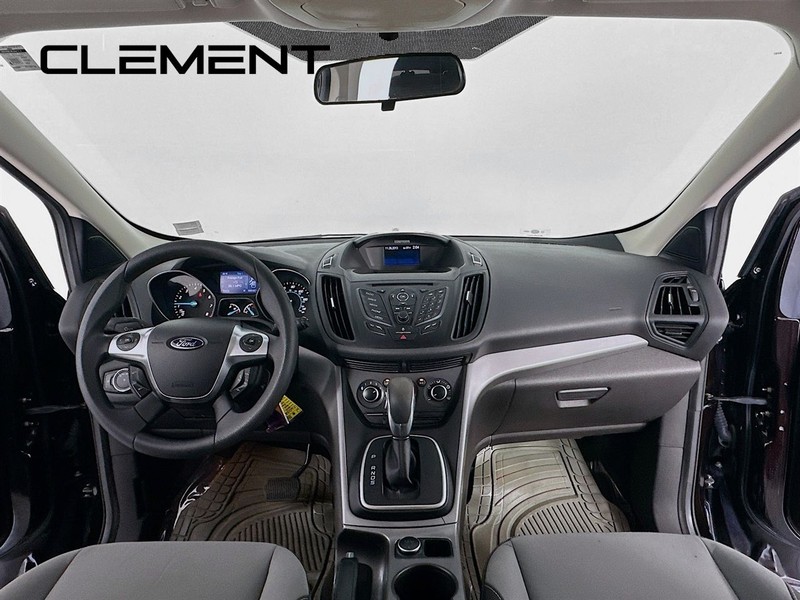 Ford Escape Vehicle Full-screen Gallery Image 12