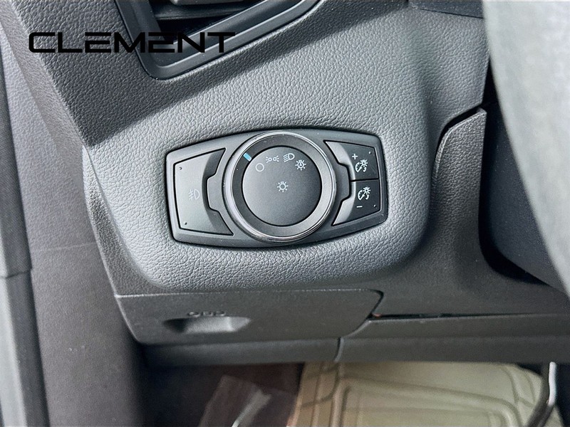 Ford Escape Vehicle Full-screen Gallery Image 14