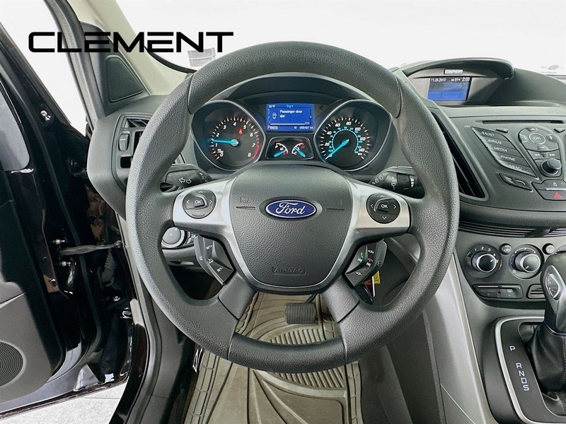 Ford Escape Vehicle Full-screen Gallery Image 15