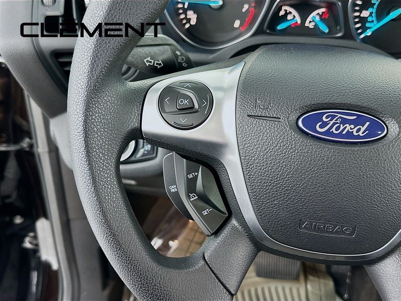 Ford Escape Vehicle Full-screen Gallery Image 16