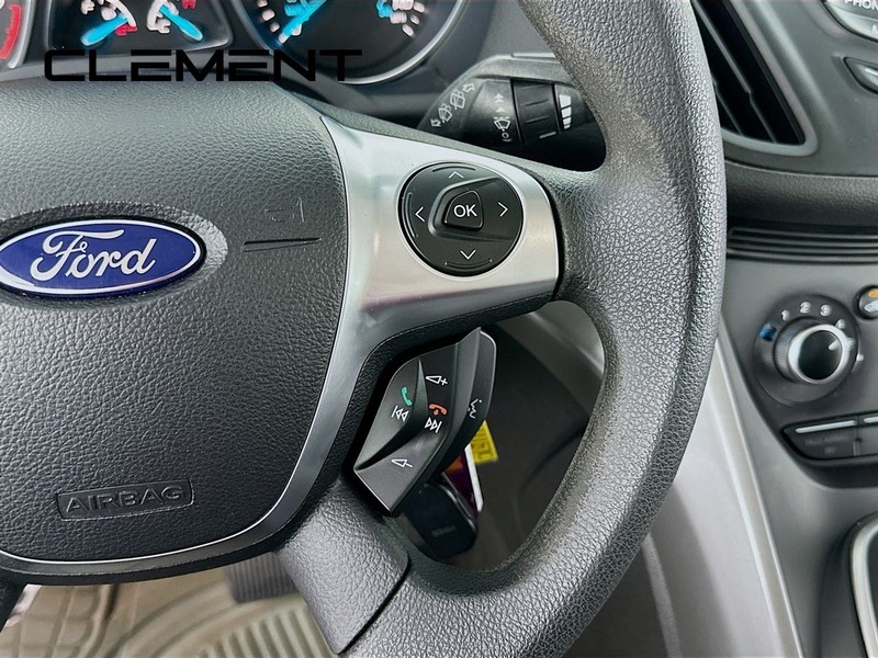 Ford Escape Vehicle Full-screen Gallery Image 17