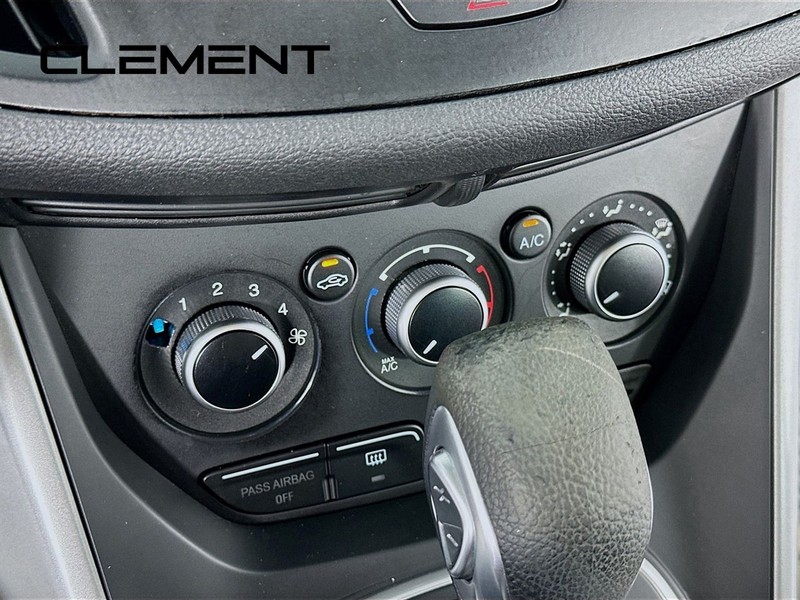 Ford Escape Vehicle Full-screen Gallery Image 20