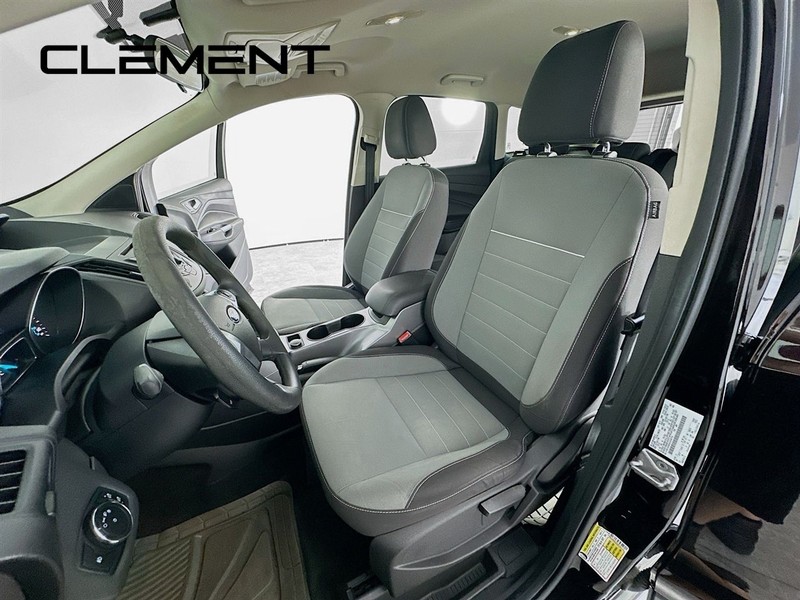 Ford Escape Vehicle Full-screen Gallery Image 27