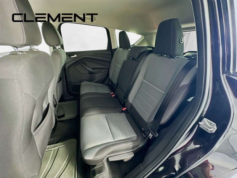 Ford Escape Vehicle Full-screen Gallery Image 29