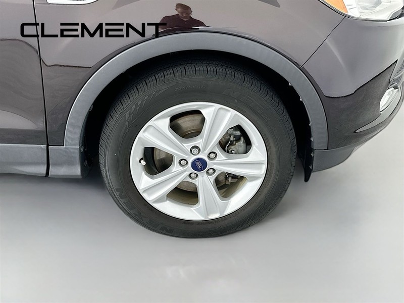 Ford Escape Vehicle Full-screen Gallery Image 33