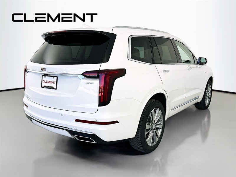 Cadillac XT6 Vehicle Full-screen Gallery Image 7