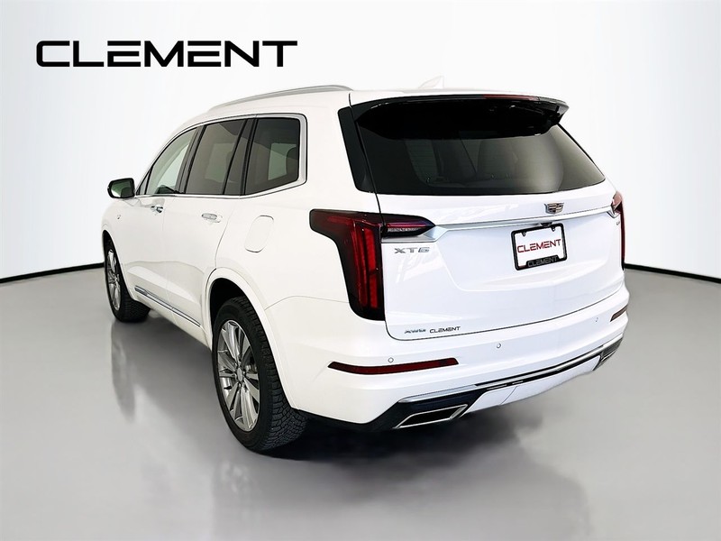 Cadillac XT6 Vehicle Full-screen Gallery Image 10